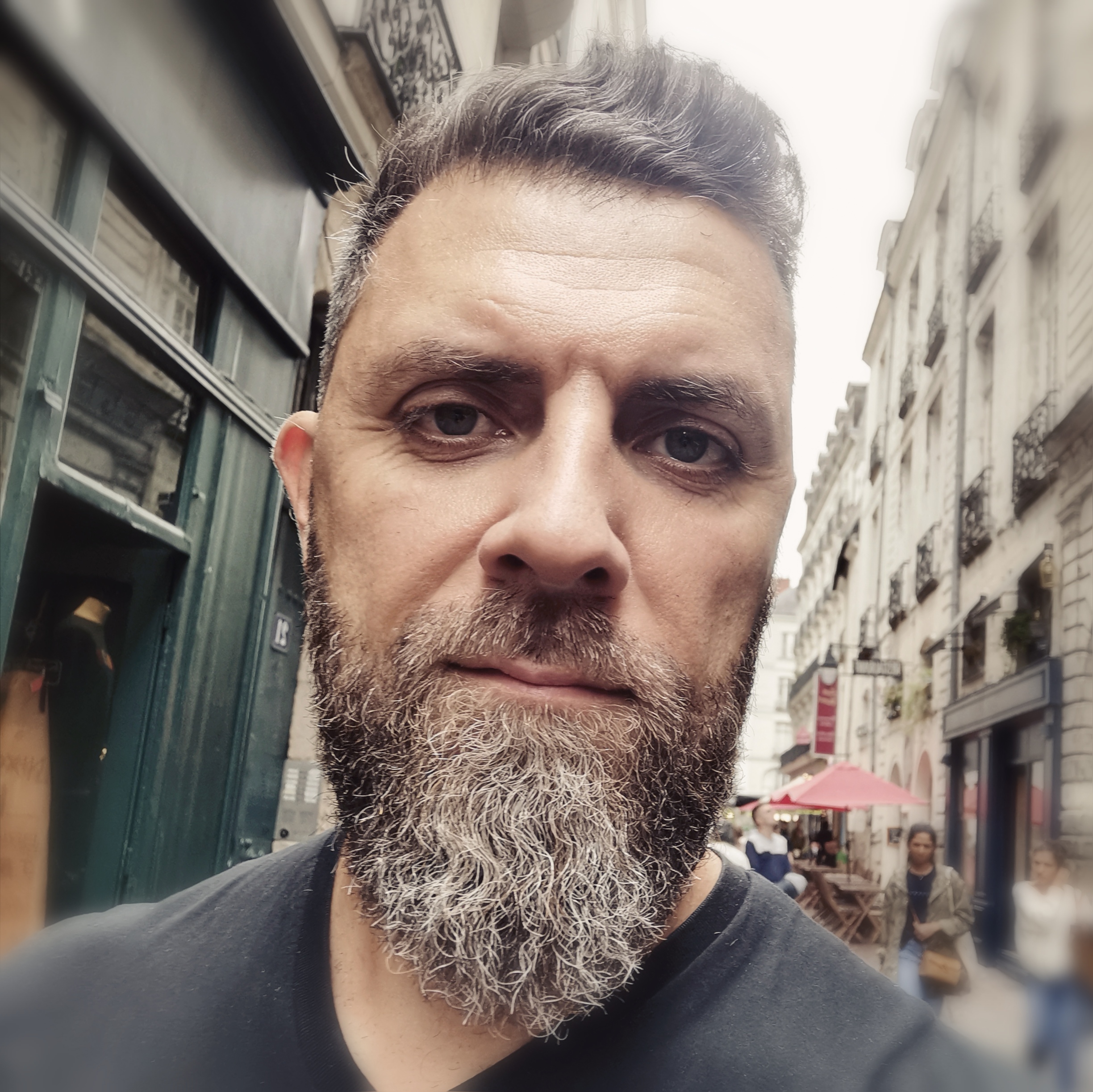 Portrait de Christophe Herrou, webdesigner expert wordpress à Nantes